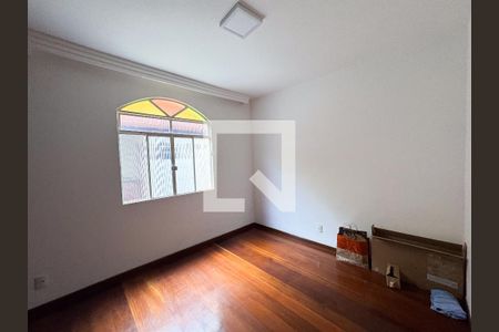 Casa à venda com 200m², 4 quartos e 4 vagasQuarto 4