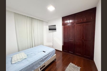 Casa à venda com 200m², 4 quartos e 4 vagasQuarto 5
