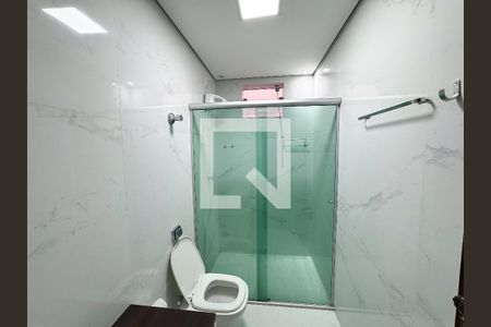 Casa à venda com 200m², 4 quartos e 4 vagasBanheiro 2