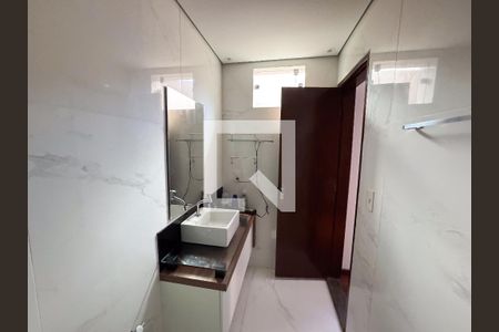Casa à venda com 200m², 4 quartos e 4 vagasBanheiro do Quarto 3