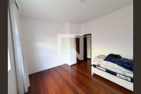 Casa à venda com 200m², 4 quartos e 4 vagasQuarto 2