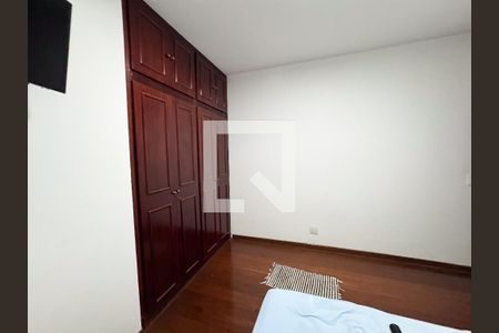 Casa à venda com 200m², 4 quartos e 4 vagasQuarto 5