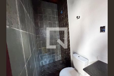 Casa à venda com 200m², 4 quartos e 4 vagasBanheiro de Serviço