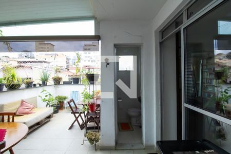 Apartamento à venda com 104m², 2 quartos e 1 vaga Apartamento à venda com 104m², 2 quartos e 1 vagaBanheiro 2