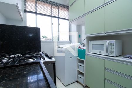 Apartamento à venda com 104m², 2 quartos e 1 vaga Apartamento à venda com 104m², 2 quartos e 1 vagaCozinha e Área de Serviço