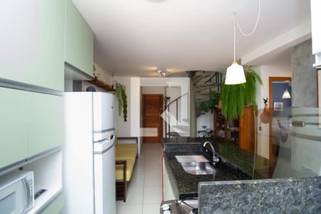 Apartamento à venda com 104m², 2 quartos e 1 vaga Apartamento à venda com 104m², 2 quartos e 1 vagaCozinha e Área de Serviço