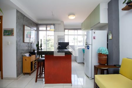 Apartamento à venda com 104m², 2 quartos e 1 vaga Apartamento à venda com 104m², 2 quartos e 1 vagaCozinha e Área de Serviço