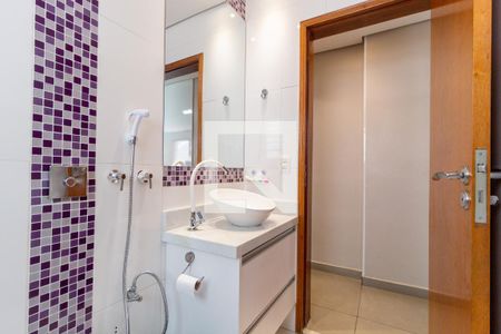 Casa à venda com 140m², 4 quartos e 3 vagasBanheiro - Social 2