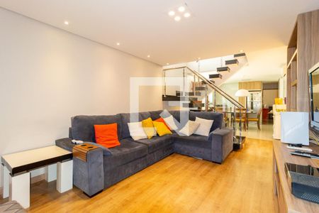 Sala de casa à venda com 4 quartos, 140m² em Vila Diva (zona Leste), São Paulo