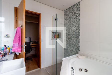 Casa à venda com 140m², 4 quartos e 3 vagasBanheiro da Suíte