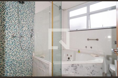 Casa à venda com 140m², 4 quartos e 3 vagasBanheiro da Suíte