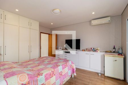 Casa à venda com 140m², 4 quartos e 3 vagasSuíte