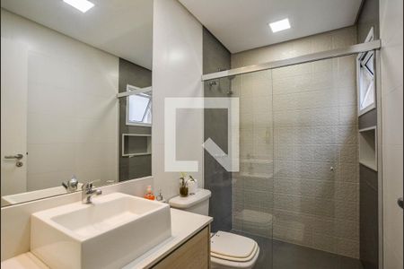 Casa à venda com 270m², 3 quartos e 4 vagas Casa à venda com 270m², 3 quartos e 4 vagasBanheiro da Suíte 2