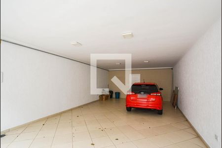 Casa à venda com 270m², 3 quartos e 4 vagas Casa à venda com 270m², 3 quartos e 4 vagasGaragem