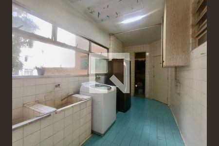 Apartamento à venda com 270m², 4 quartos e 1 vaga Apartamento à venda com 270m², 4 quartos e 1 vagaÁrea serviço