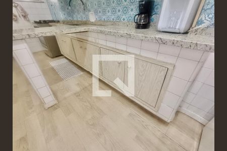 Apartamento à venda com 270m², 4 quartos e 1 vaga Apartamento à venda com 270m², 4 quartos e 1 vagaCopa Cozinha