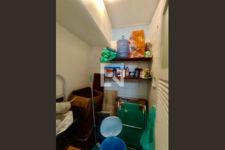 Apartamento à venda com 270m², 4 quartos e 1 vaga Apartamento à venda com 270m², 4 quartos e 1 vagaQuarto serviço 2