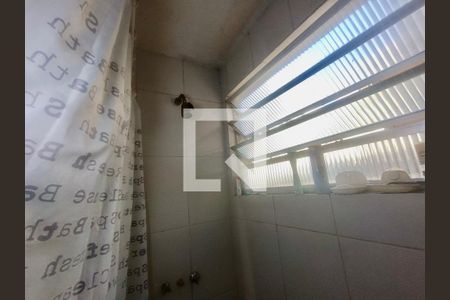 Apartamento à venda com 270m², 4 quartos e 1 vaga Apartamento à venda com 270m², 4 quartos e 1 vagaSuíte banheiro
