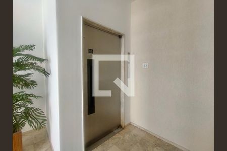 Apartamento à venda com 270m², 4 quartos e 1 vaga Apartamento à venda com 270m², 4 quartos e 1 vagaPortaria