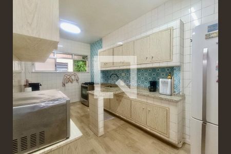 Apartamento à venda com 270m², 4 quartos e 1 vaga Apartamento à venda com 270m², 4 quartos e 1 vagaCopa Cozinha