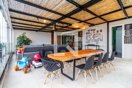 Apartamento à venda com 240m², 3 quartos e 3 vagasCobertura