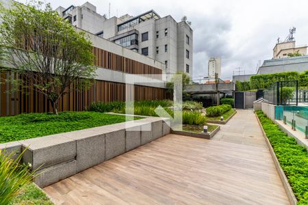 Apartamento à venda com 240m², 3 quartos e 3 vagasÁrea comum - Piscina