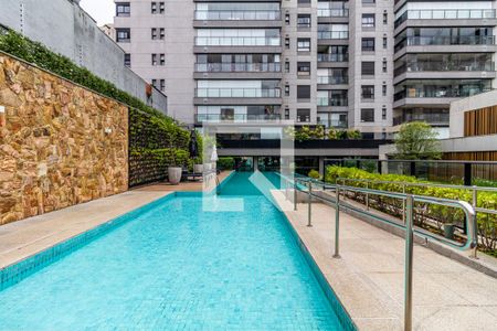 Apartamento à venda com 240m², 3 quartos e 3 vagasÁrea comum - Piscina