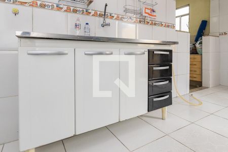 Casa à venda com 120m², 3 quartos e 2 vagas Casa à venda com 120m², 3 quartos e 2 vagasCozinha - Armários