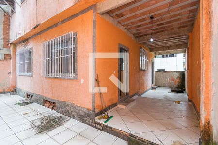 Casa à venda com 120m², 3 quartos e 2 vagas Casa à venda com 120m², 3 quartos e 2 vagasVaranda