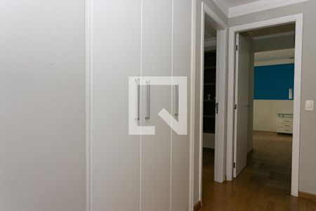 Apartamento para alugar com 170m², 4 quartos e 3 vagas Apartamento para alugar com 170m², 4 quartos e 3 vagasCorredor