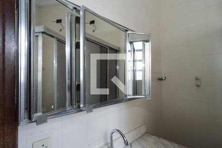 Casa à venda com 200m², 4 quartos e 5 vagas Casa à venda com 200m², 4 quartos e 5 vagasBanheiro