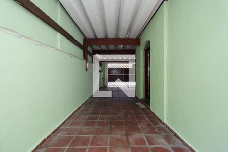 Casa à venda com 200m², 4 quartos e 5 vagas Casa à venda com 200m², 4 quartos e 5 vagasGaragem