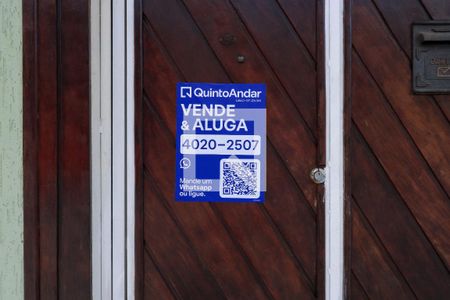 Casa à venda com 200m², 4 quartos e 5 vagas Casa à venda com 200m², 4 quartos e 5 vagasPlaca