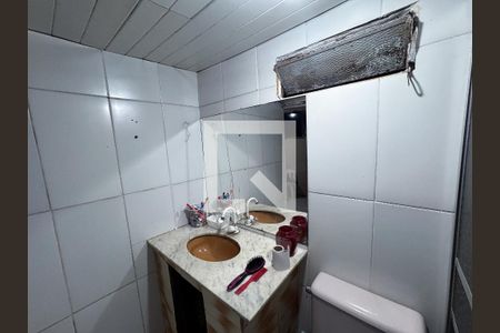 Casa à venda com 300m², 3 quartos e 2 vagas Casa à venda com 300m², 3 quartos e 2 vagasBanheiro