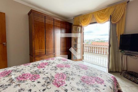 Casa à venda com 247m², 3 quartos e 4 vagas Casa à venda com 247m², 3 quartos e 4 vagasQuarto 3