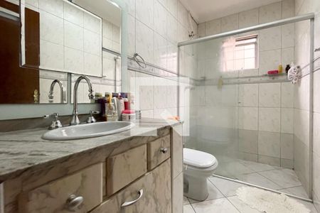 Casa à venda com 247m², 3 quartos e 4 vagas Casa à venda com 247m², 3 quartos e 4 vagasBanheiro Social 1