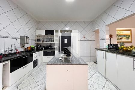 Casa à venda com 247m², 3 quartos e 4 vagas Casa à venda com 247m², 3 quartos e 4 vagasCozinha