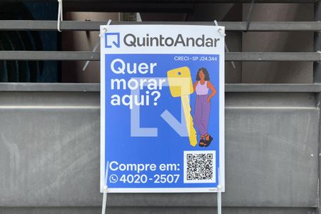 Casa à venda com 247m², 3 quartos e 4 vagas Casa à venda com 247m², 3 quartos e 4 vagasFachada