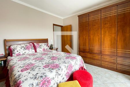 Casa à venda com 247m², 3 quartos e 4 vagas Casa à venda com 247m², 3 quartos e 4 vagasQuarto 3