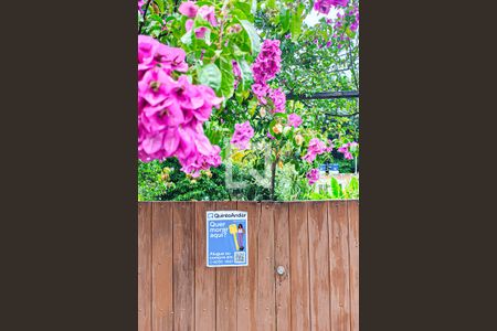 Casa à venda com 852m², 4 quartos e 6 vagas Casa à venda com 852m², 4 quartos e 6 vagasplaquinha BJWA-282