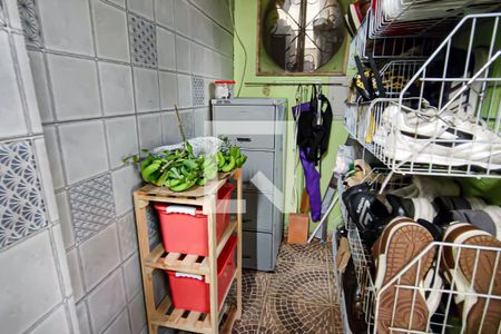 Casa à venda com 852m², 4 quartos e 6 vagas Casa à venda com 852m², 4 quartos e 6 vagasvaranda - deposito