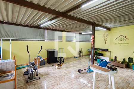 Casa à venda com 852m², 4 quartos e 6 vagas Casa à venda com 852m², 4 quartos e 6 vagasterraço