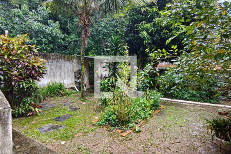 Casa à venda com 852m², 4 quartos e 6 vagas Casa à venda com 852m², 4 quartos e 6 vagasquintal - terreno