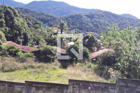 Casa à venda com 852m², 4 quartos e 6 vagas Casa à venda com 852m², 4 quartos e 6 vagasvista