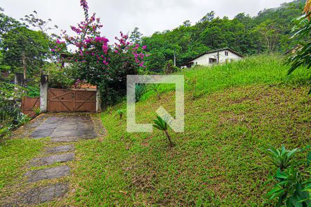 Casa à venda com 852m², 4 quartos e 6 vagas Casa à venda com 852m², 4 quartos e 6 vagasentrada