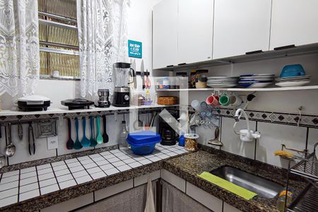 Casa à venda com 852m², 4 quartos e 6 vagas Casa à venda com 852m², 4 quartos e 6 vagascozinha