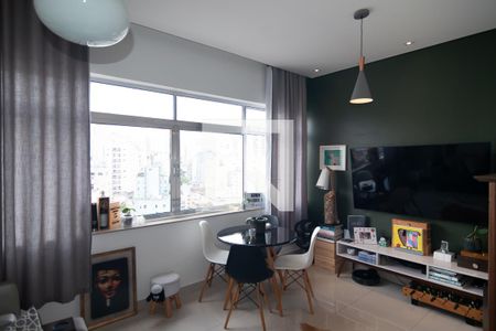 Apartamento à venda com 109m², 2 quartos e sem vaga Apartamento à venda com 109m², 2 quartos e sem vagaSala