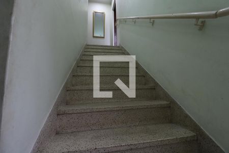 Casa à venda com 193m², 3 quartos e 4 vagasEscada