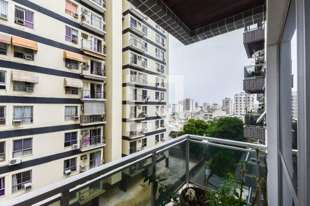 Apartamento à venda com 104m², 2 quartos e 1 vagaVaranda