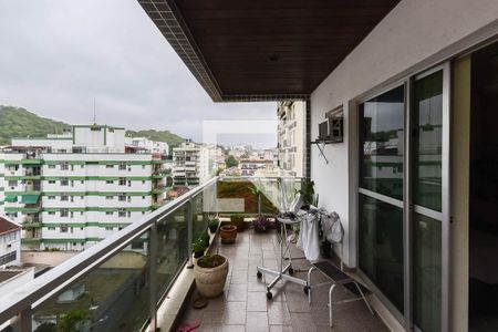 Apartamento à venda com 104m², 2 quartos e 1 vagaVaranda Quartos